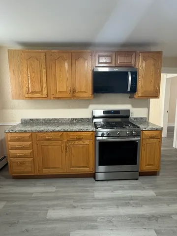 $2,300 | 23 Endicott Street, Unit 2, Worcester, MA 01610