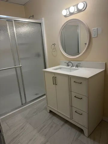 $2,300 | 23 Endicott Street, Unit 2, Worcester, MA 01610
