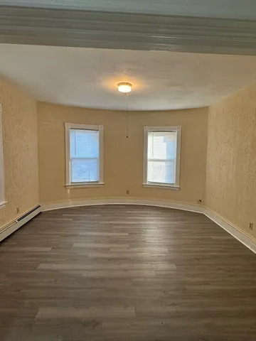 $2,300 | 23 Endicott Street, Unit 2, Worcester, MA 01610