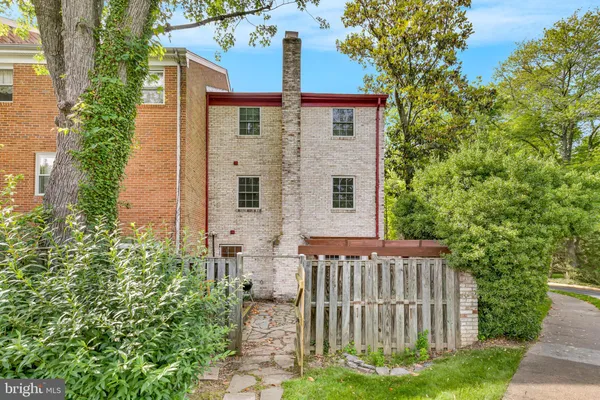 $3,400 | 10401 Courthouse Drive, Fairfax, VA 22030