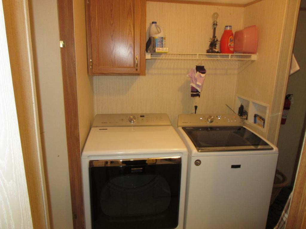 823 Oak Hills Road Mosheim, TN 37818 - Photo 5 of 20 Laundry Hook Ups