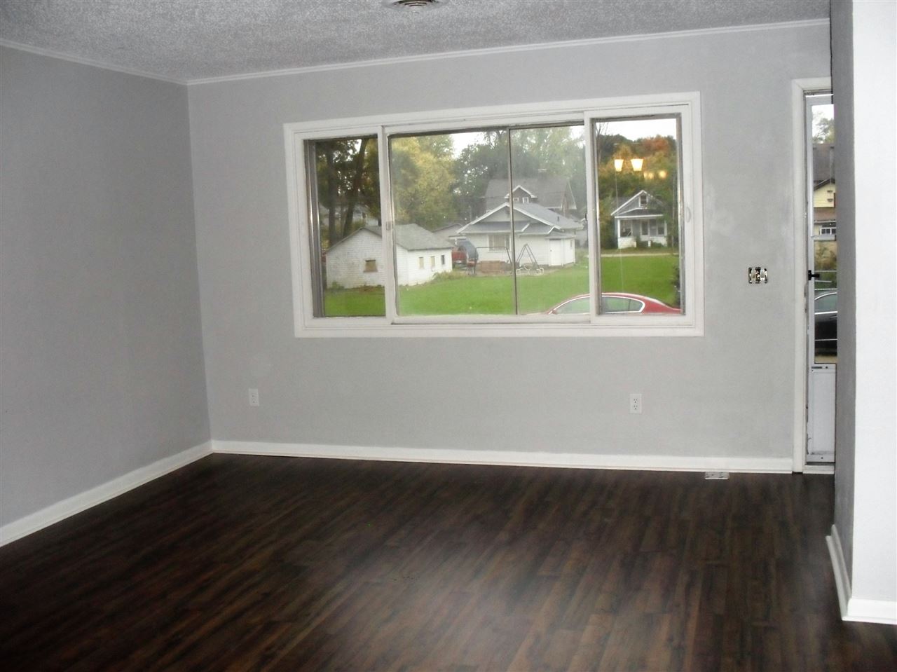 324 Hoover Road Elkhart, IN 46514 - Photo 3 of 18 Gallery Image 3