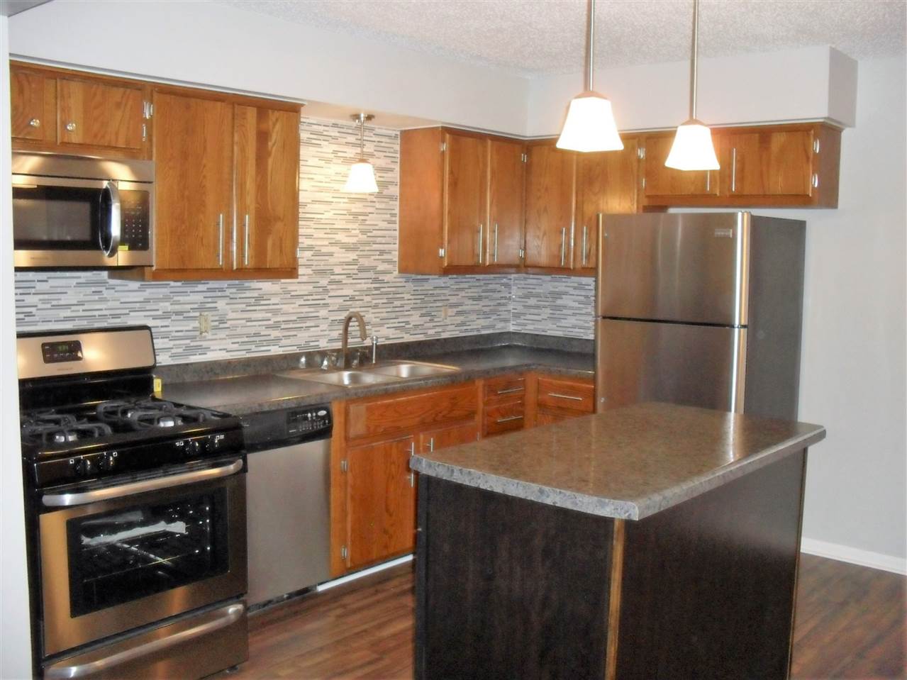 324 Hoover Road Elkhart, IN 46514 - Photo 5 of 18 Gallery Image 5