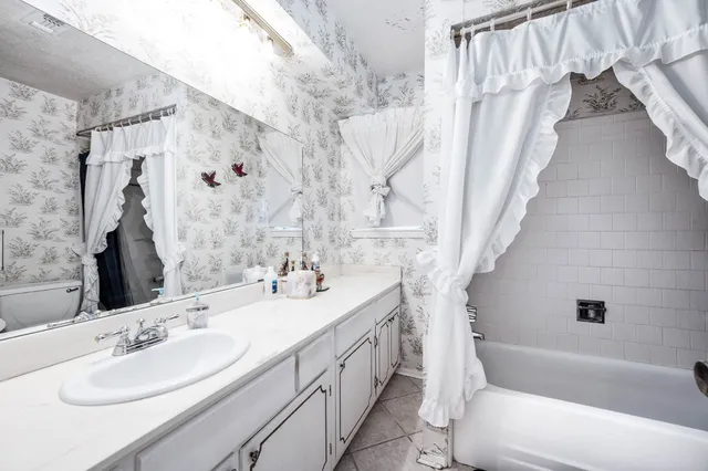 en empty room with windows