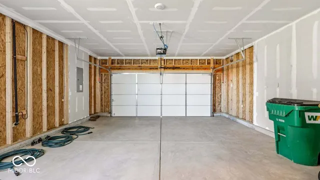 $394,900 | 6048 Madera Drive, Whitestown, IN 46075