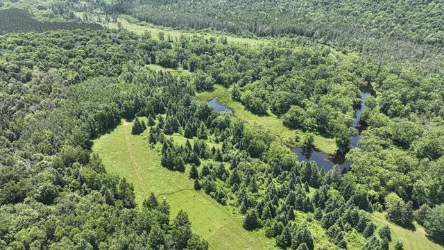 $950,000 | 75500 Joe Rein Road, Glidden, WI 54527