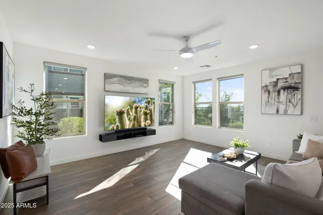 $689,000 | 5100 East Rancho Paloma Drive, Unit 1044, Cave Creek, AZ 85331