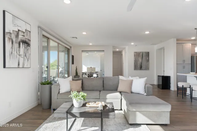 $689,000 | 5100 East Rancho Paloma Drive, Unit 1044, Cave Creek, AZ 85331