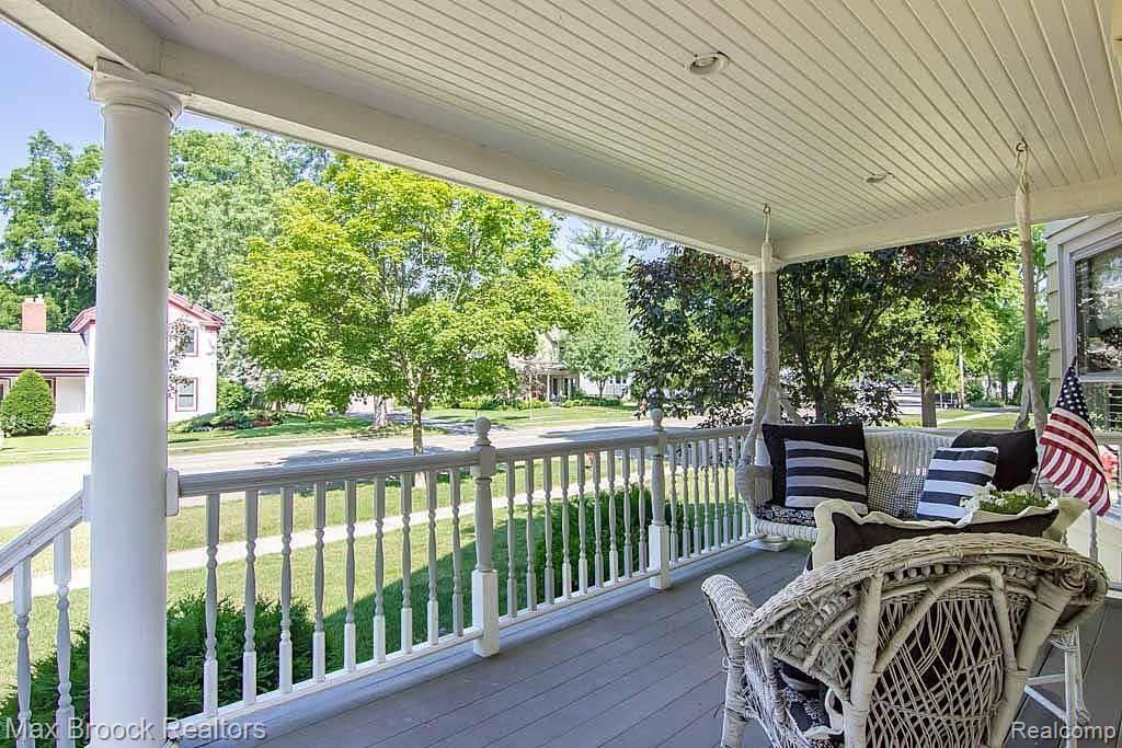 18 North Holcomb Road Clarkston, MI 48346 - Photo 5 of 55