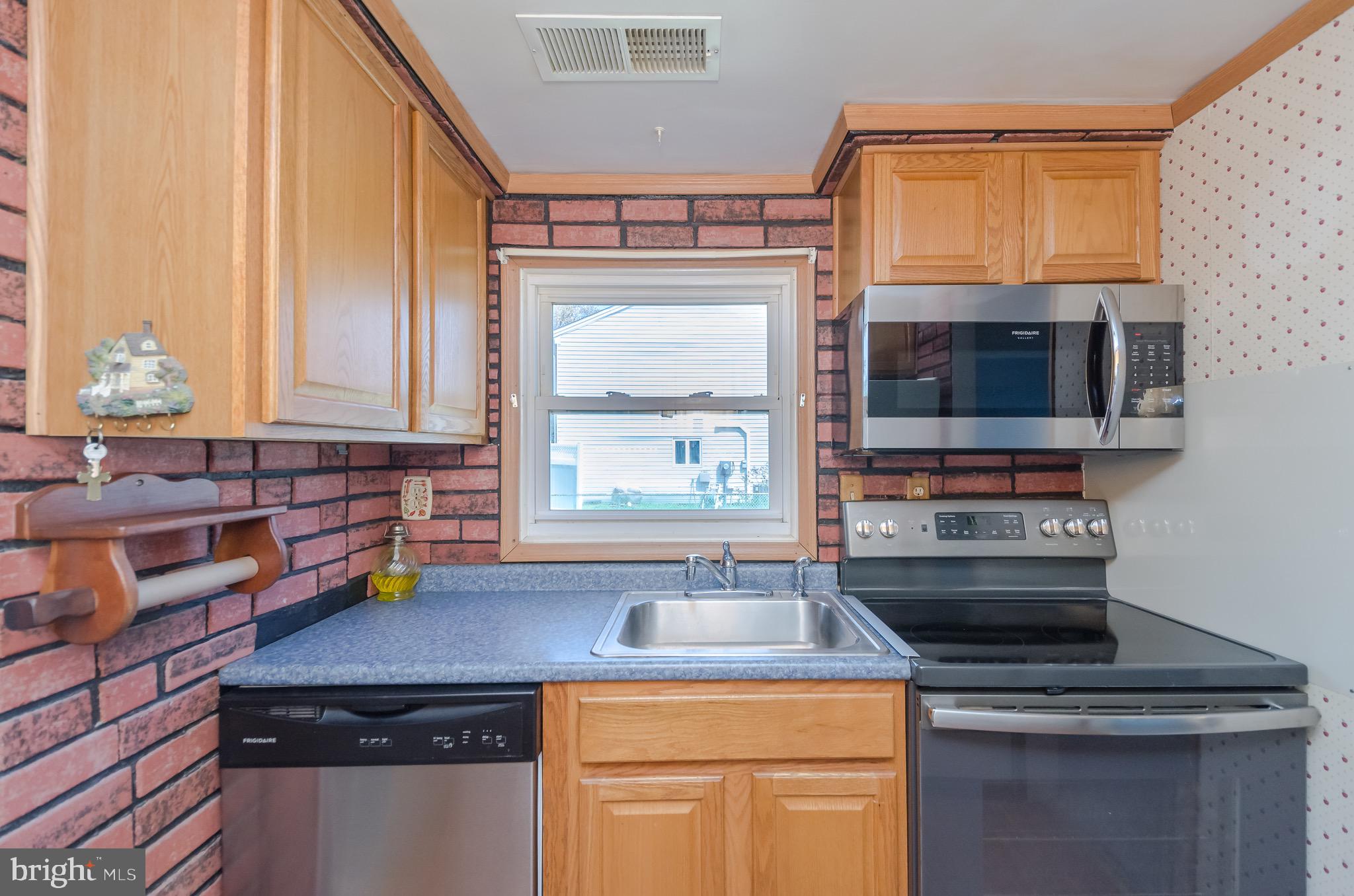151 Dunlap Road Pasadena, MD 21122 - Photo 2 of 10 Kitchen