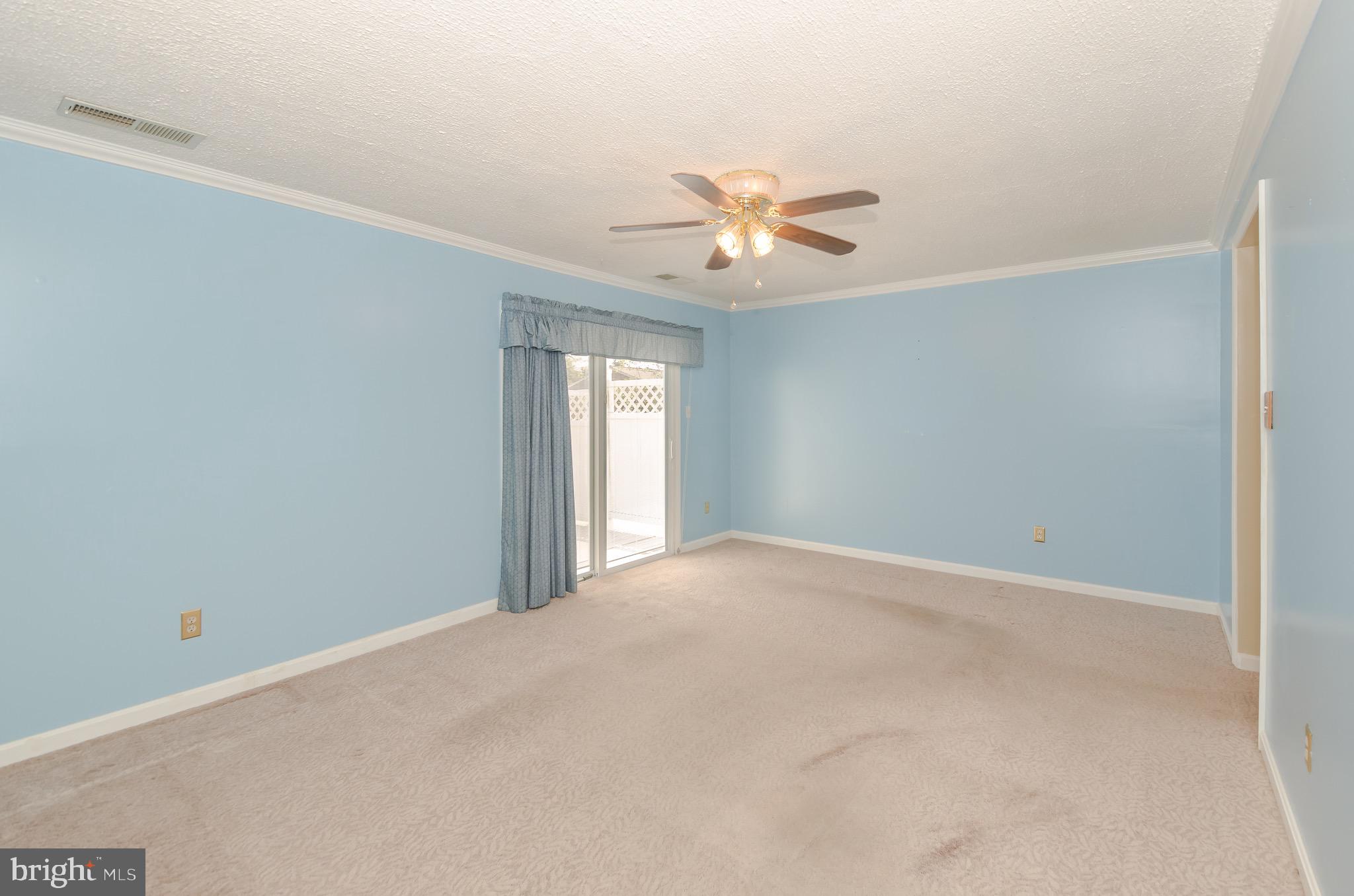 151 Dunlap Road Pasadena, MD 21122 - Photo 6 of 10 Living Room