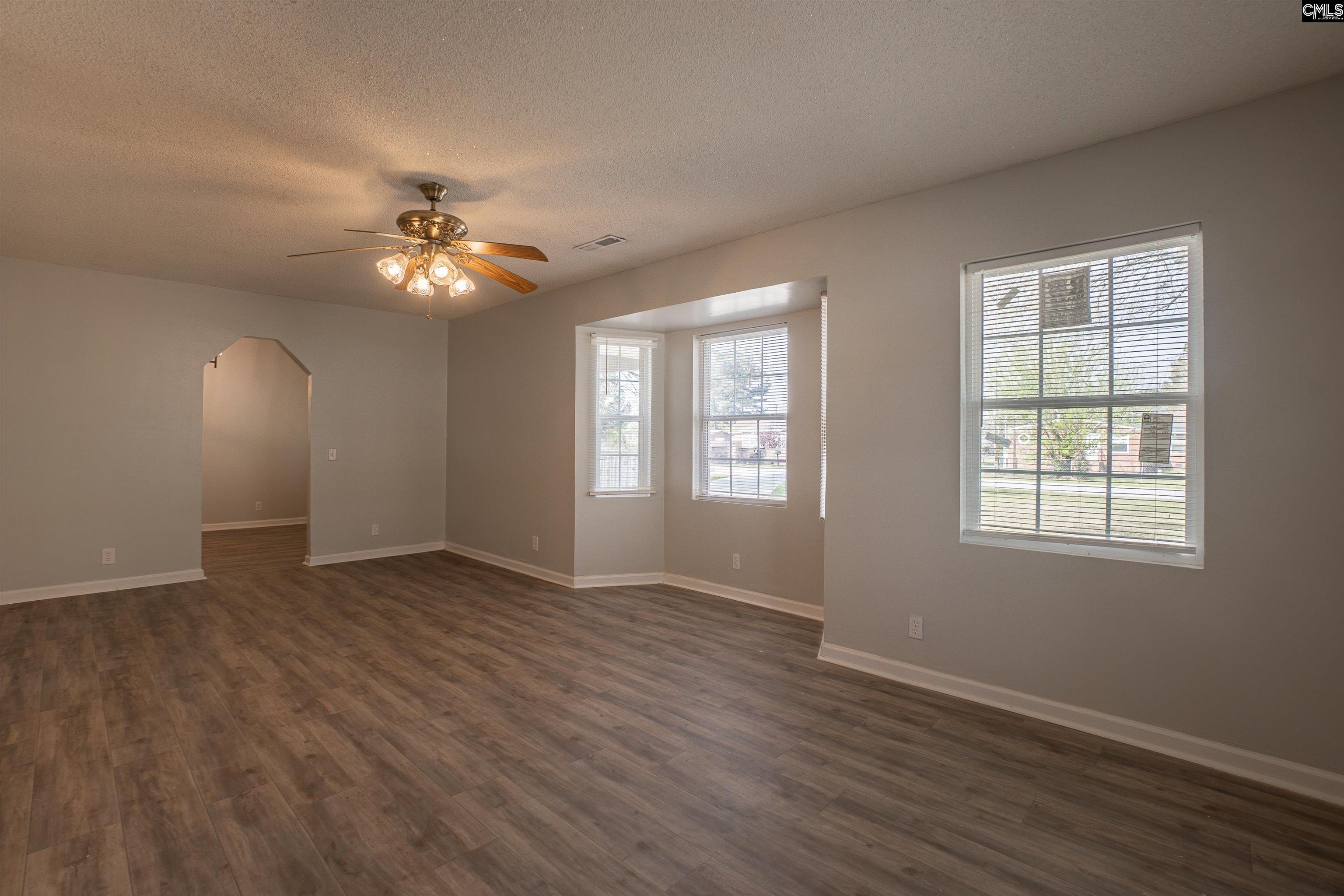 1156 Middle Road Pinewood, SC 29125 - Photo 4 of 23