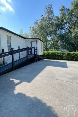 $1,300 | 1611 East Henry Street, Unit B, Savannah, GA 31404