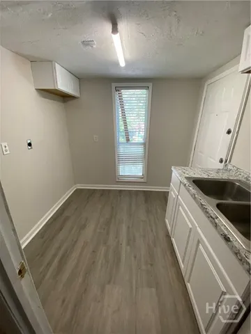 $1,300 | 1611 East Henry Street, Unit B, Savannah, GA 31404