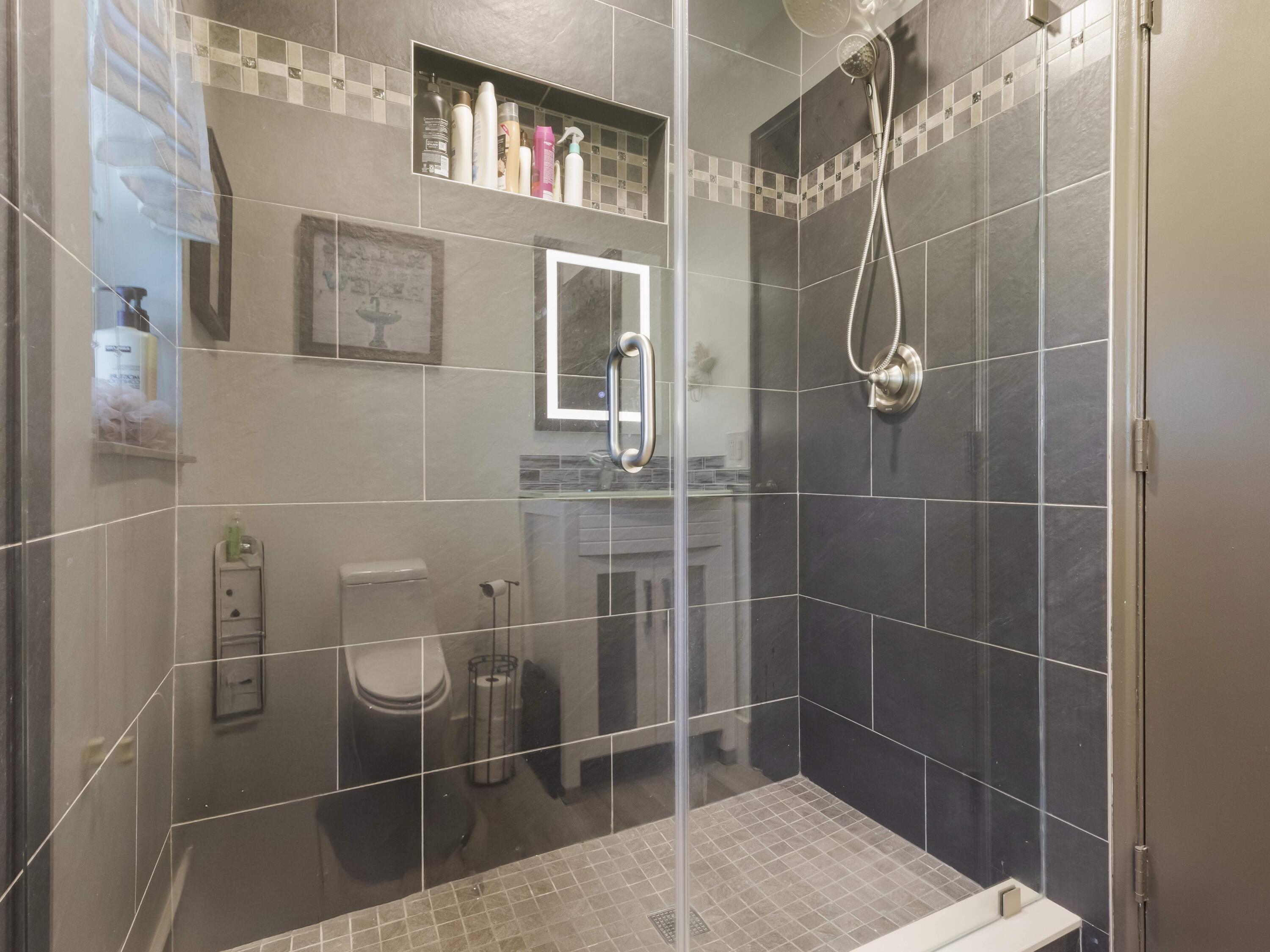 8652 Overset Lane Boca Raton, FL 33496 - Photo 20 of 42 Guest Bathroom