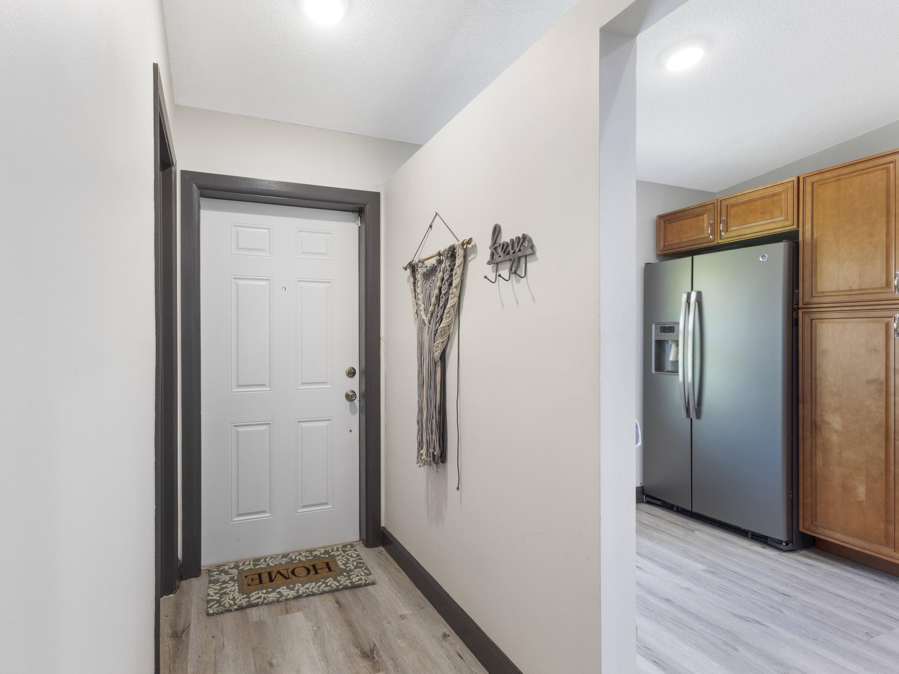 8652 Overset Lane Boca Raton, FL 33496 - Photo 5 of 42 Foyer