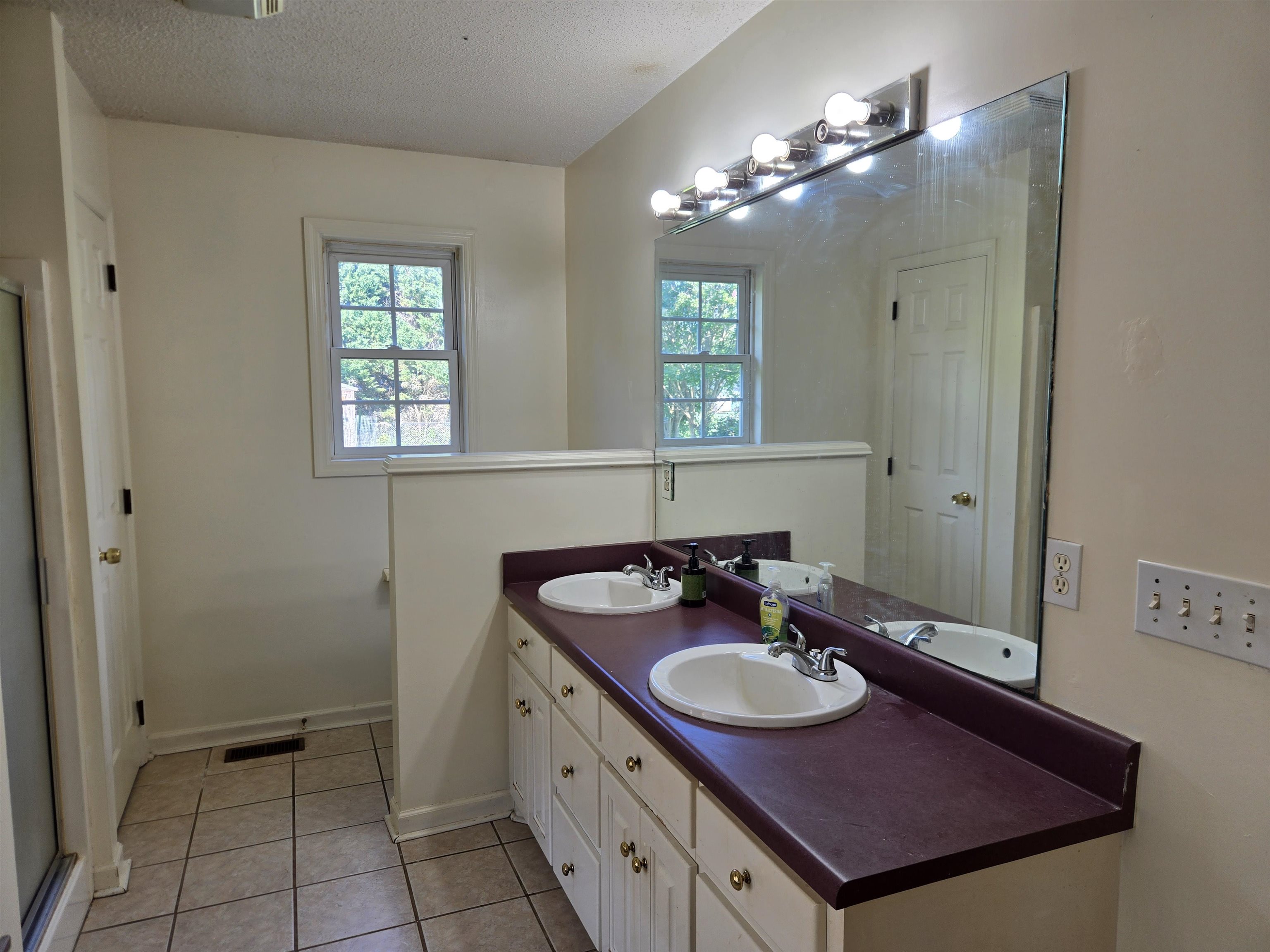 3652 New Cut Road Inman, SC 29349 - Photo 9 of 17 Bath