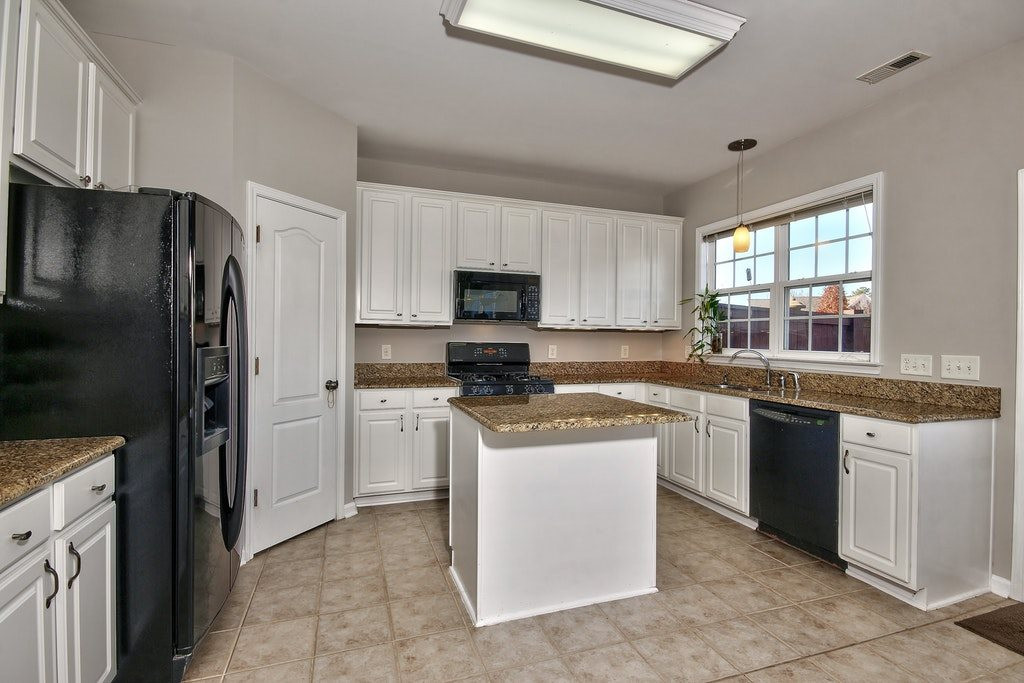 5448 Wind Mountain Lane Raleigh, NC 27613 - Photo 8 of 25 Kitchen