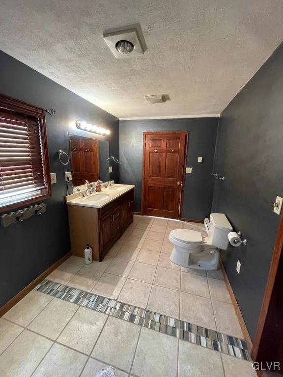 1377 Mill Road Bangor, PA 18013 - Photo 24 of 34 Extra large Master bath offers dual basin sinks, l