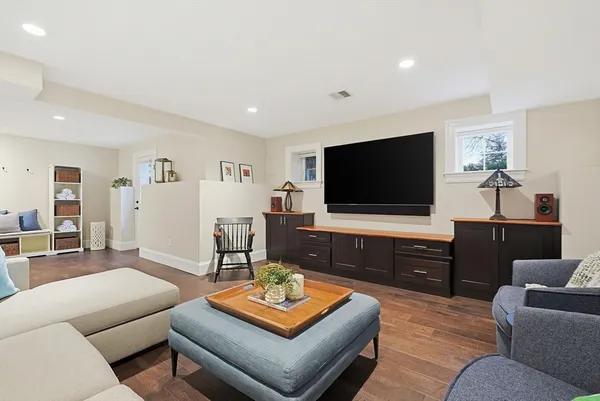 $3,000,000 | 194 Lindbergh Avenue, Needham, MA 02494