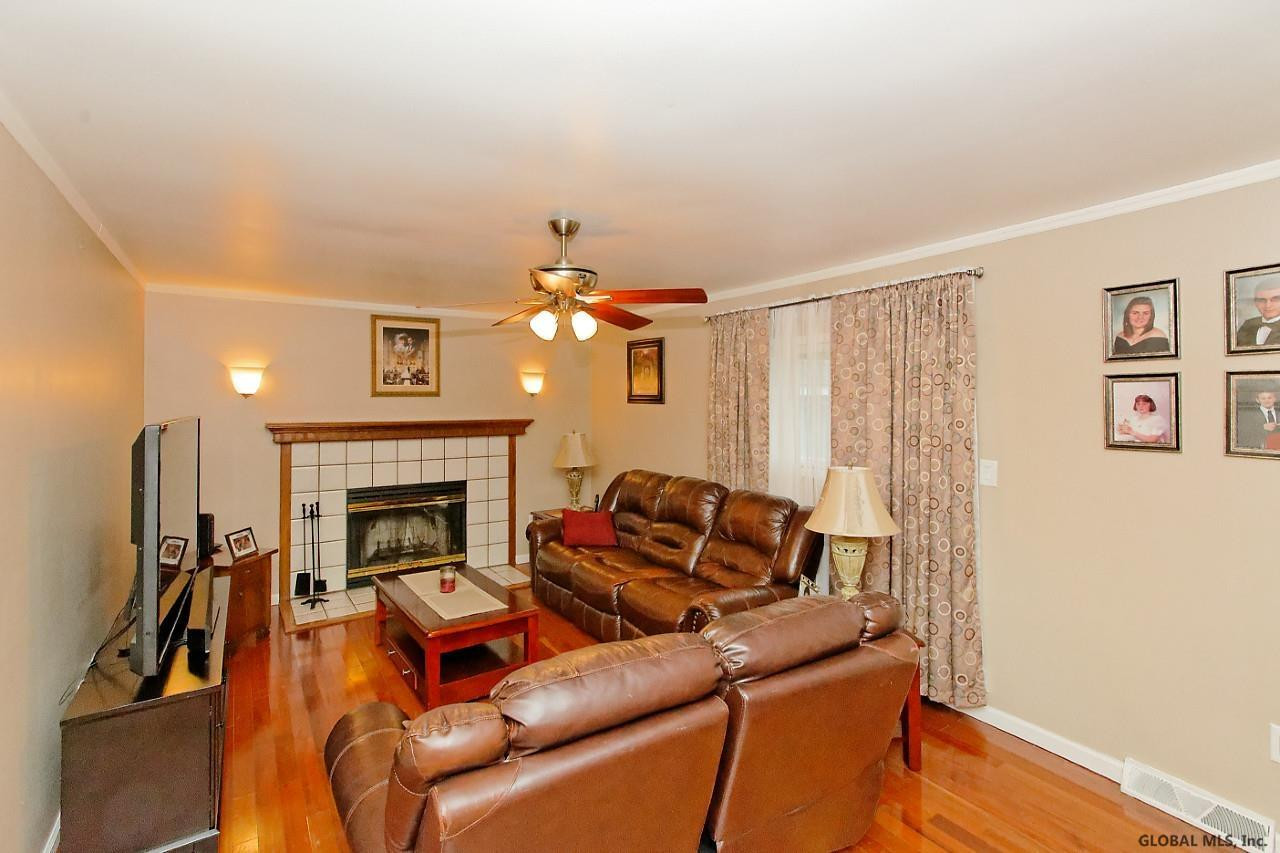 98 Putnam Road Rotterdam, NY 12306 - Photo 4 of 30 Photo 4