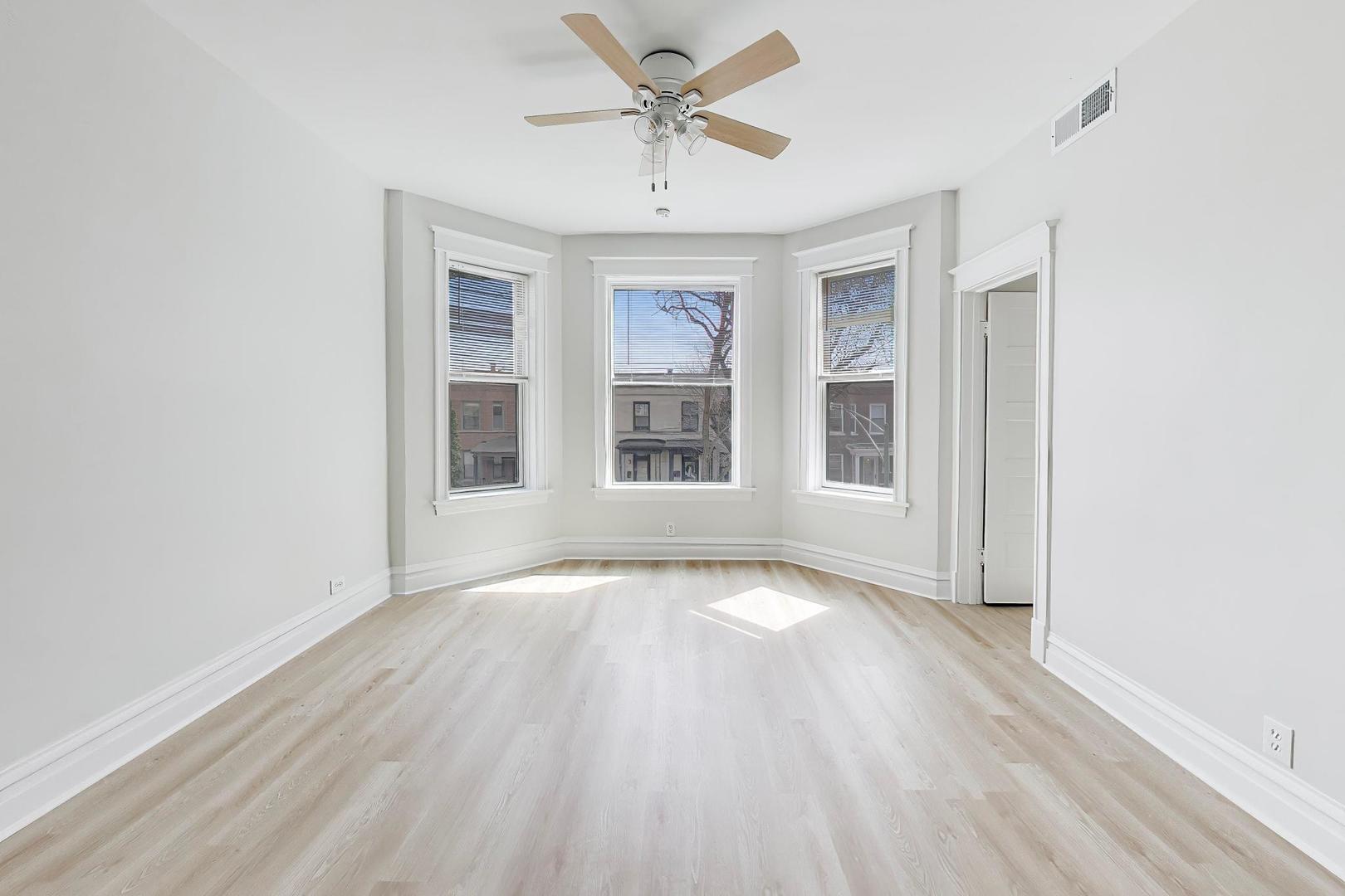 1646 West Byron Street, Unit 2F Chicago, IL 60613 - Photo 5 of 23