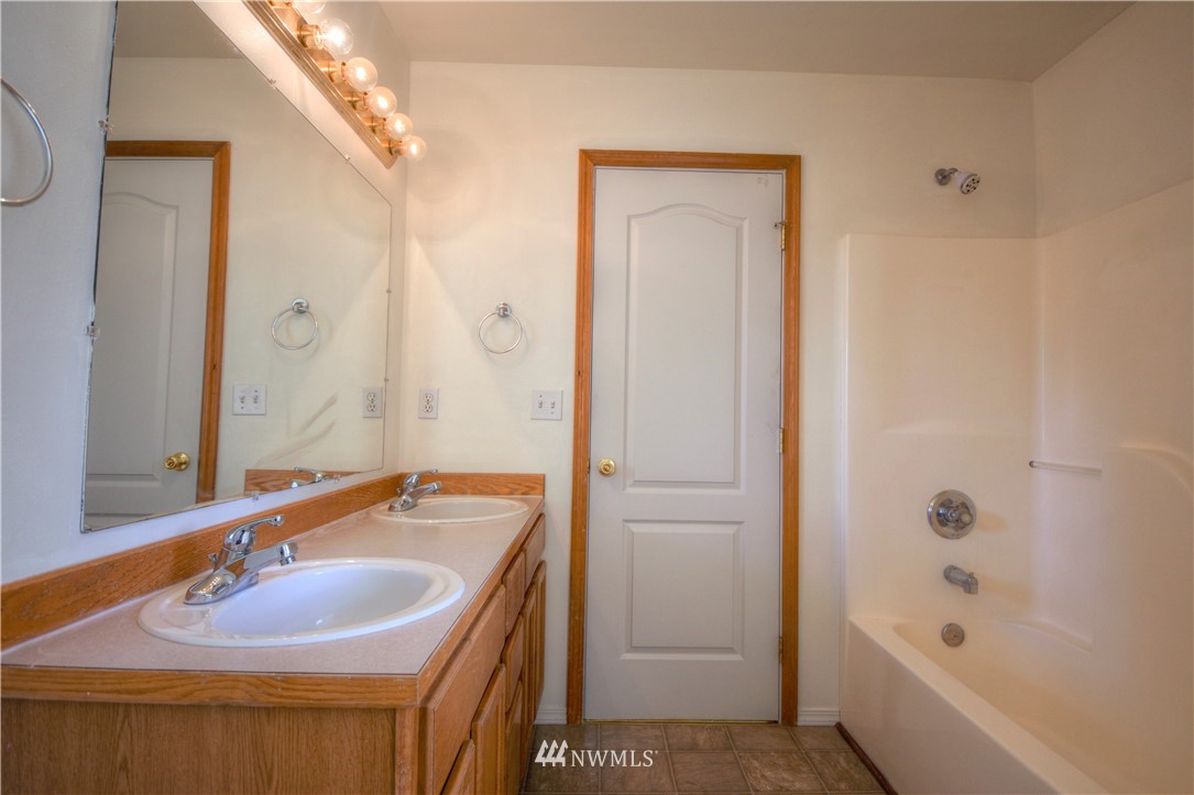 6543 198th Way Southwest Rochester, WA 98579 - Photo 14 of 25