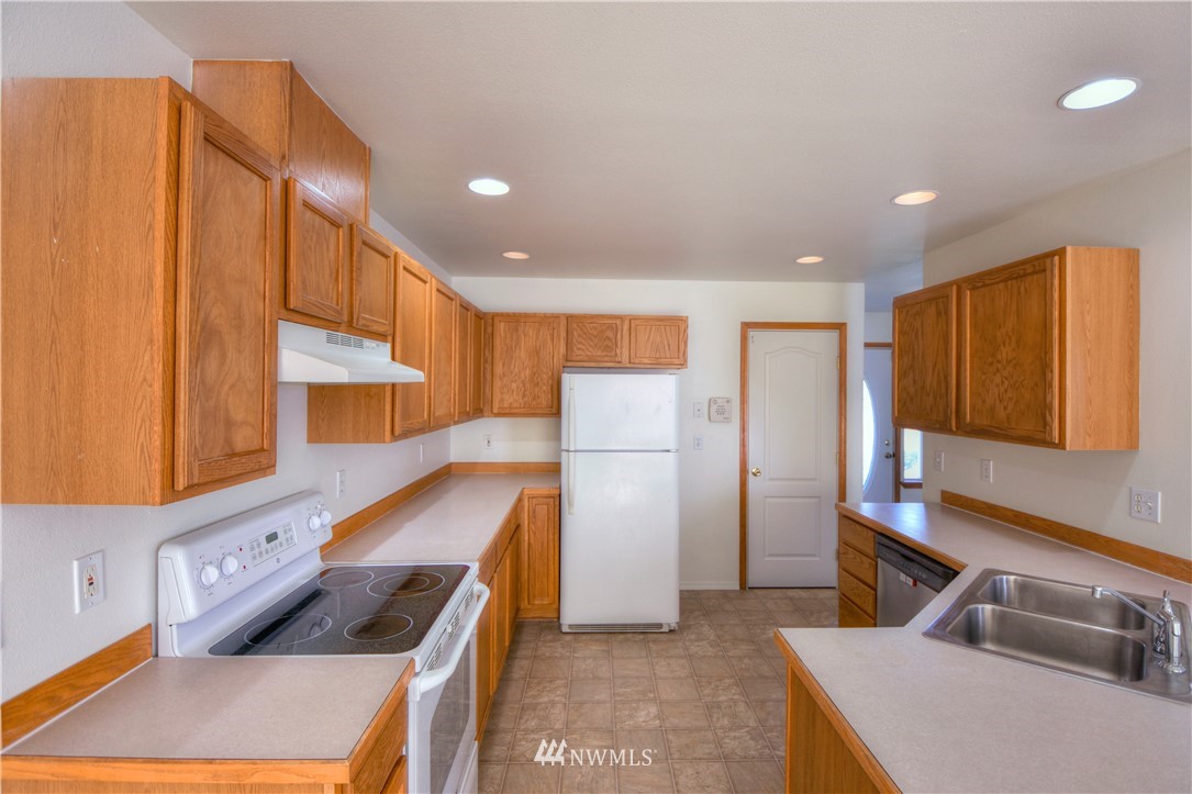 6543 198th Way Southwest Rochester, WA 98579 - Photo 9 of 25