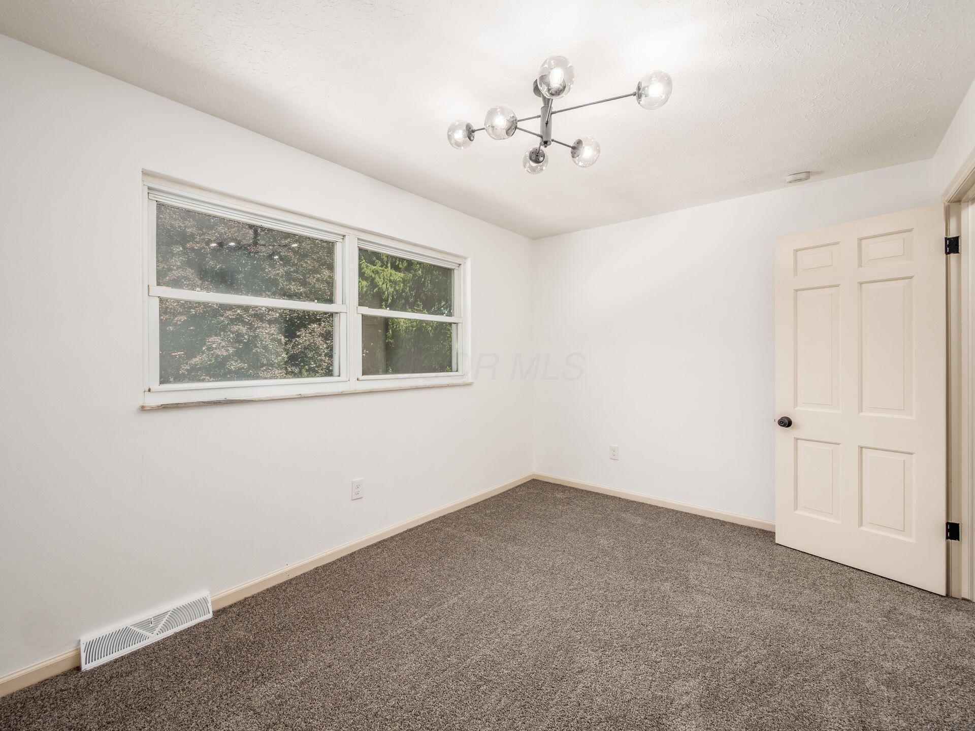 856 Cummington Road Columbus, OH 43213 - Photo 37 of 75 030_2748_A 856 Cummington 088