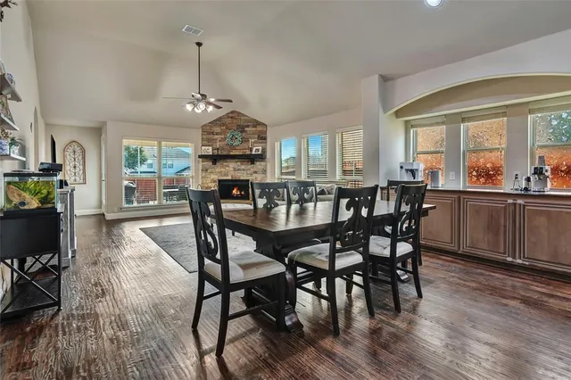 $399,900 | 629 Fox View Drive, Fort Worth, TX 76131