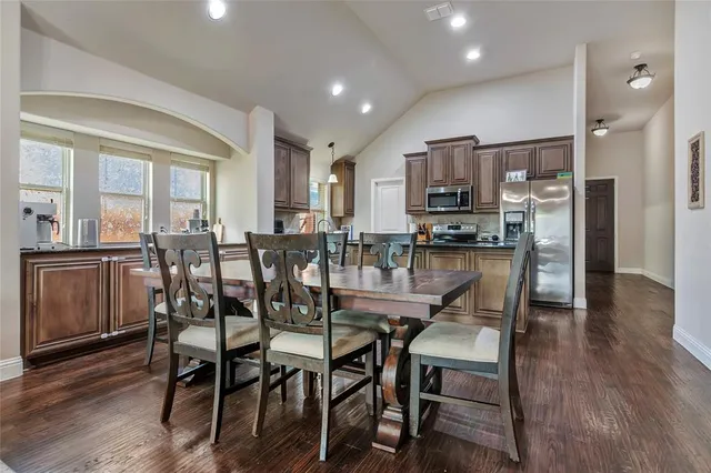 $399,900 | 629 Fox View Drive, Fort Worth, TX 76131