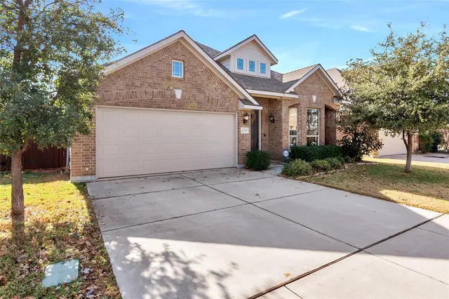 $399,900 | 629 Fox View Drive, Fort Worth, TX 76131