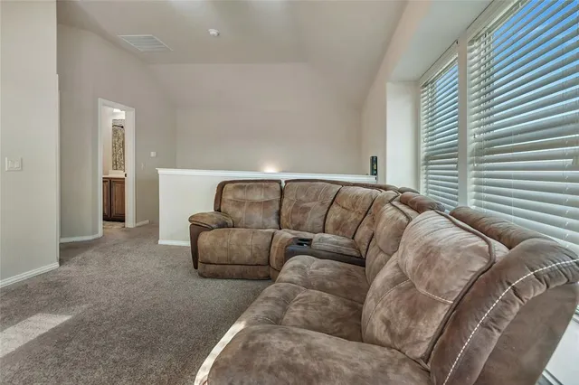 $399,900 | 629 Fox View Drive, Fort Worth, TX 76131