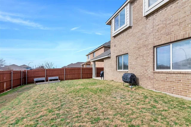 $399,900 | 629 Fox View Drive, Fort Worth, TX 76131