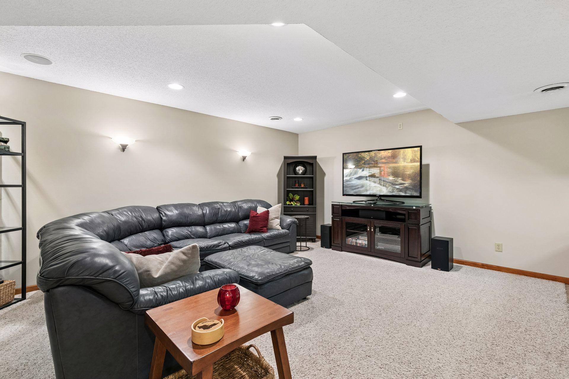 689 Havenhill Road Eagan, MN 55123 - Photo 36 of 53 Gallery Image 36