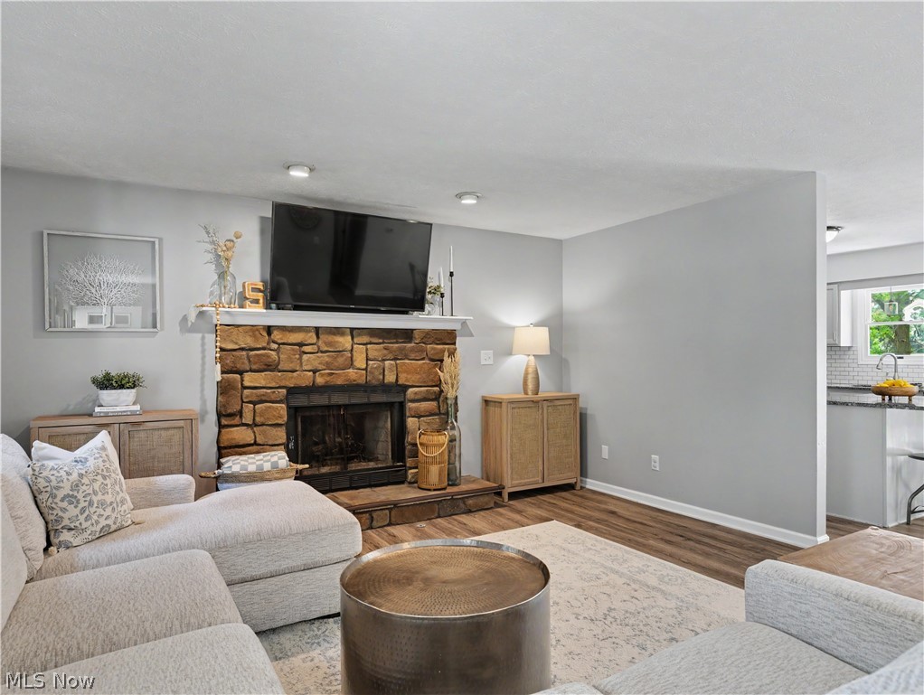 408 Abbyshire Road Akron, OH 44319 - Photo 5 of 33