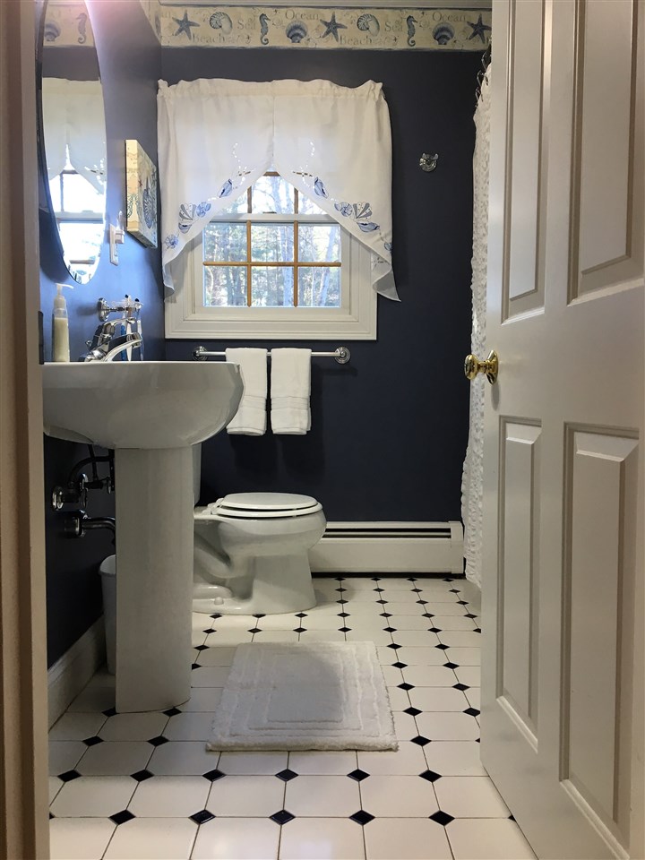 171 Old Dover Road Rochester, NH 03867 - Photo 17 of 38