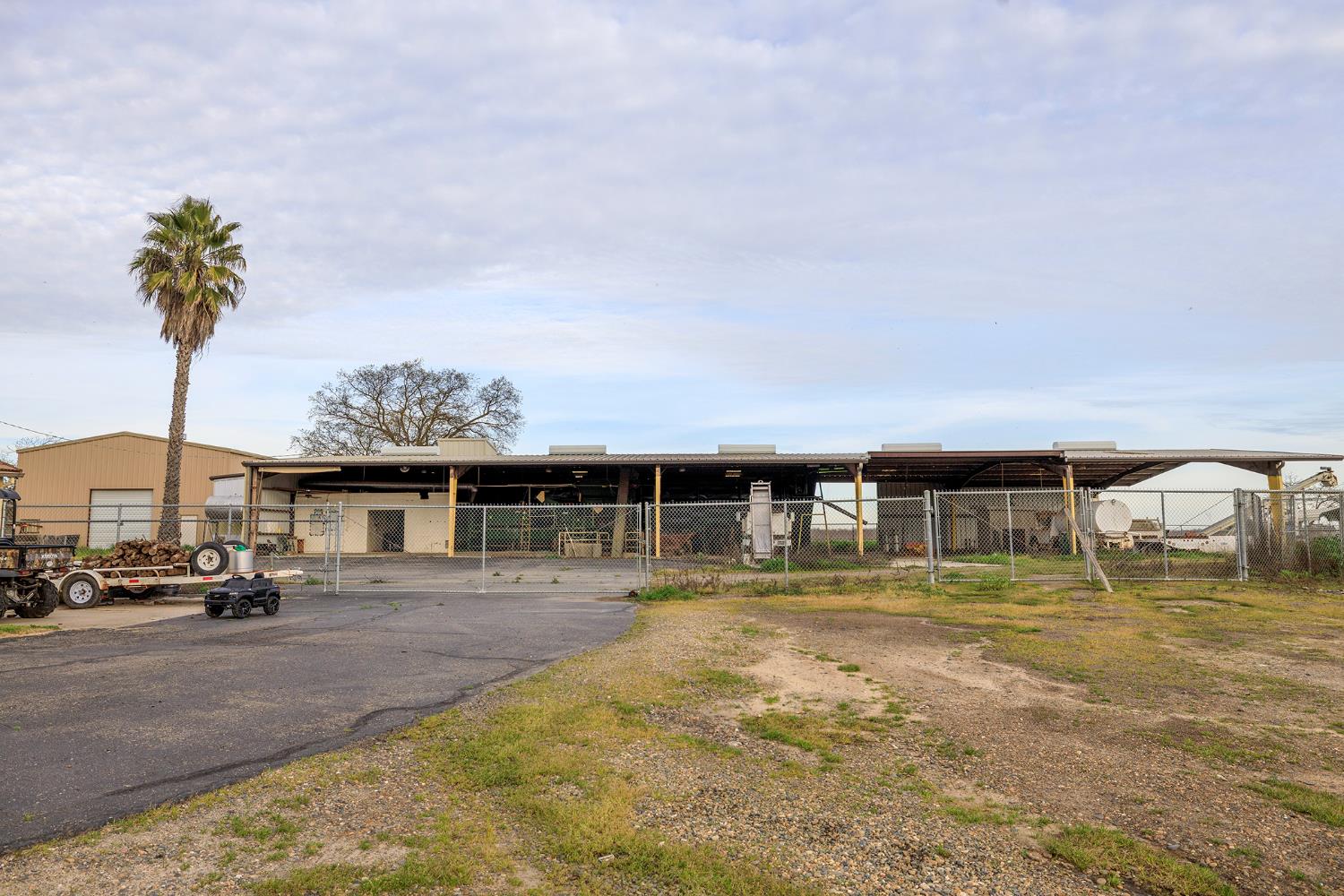 618 Wellsford Road Modesto, CA 95357 - Photo 23 of 26 a car parked in front of building
