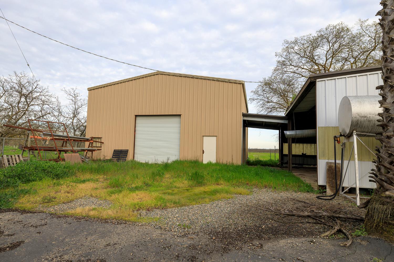 618 Wellsford Road Modesto, CA 95357 - Photo 4 of 26 a view of backyard of house
