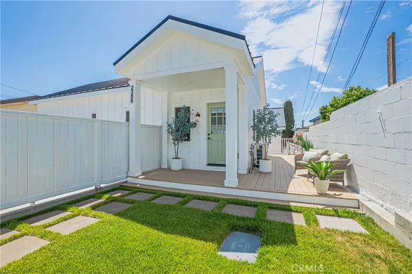 $1,199,000 | 228 B Arena Street, El Segundo, CA 90245
