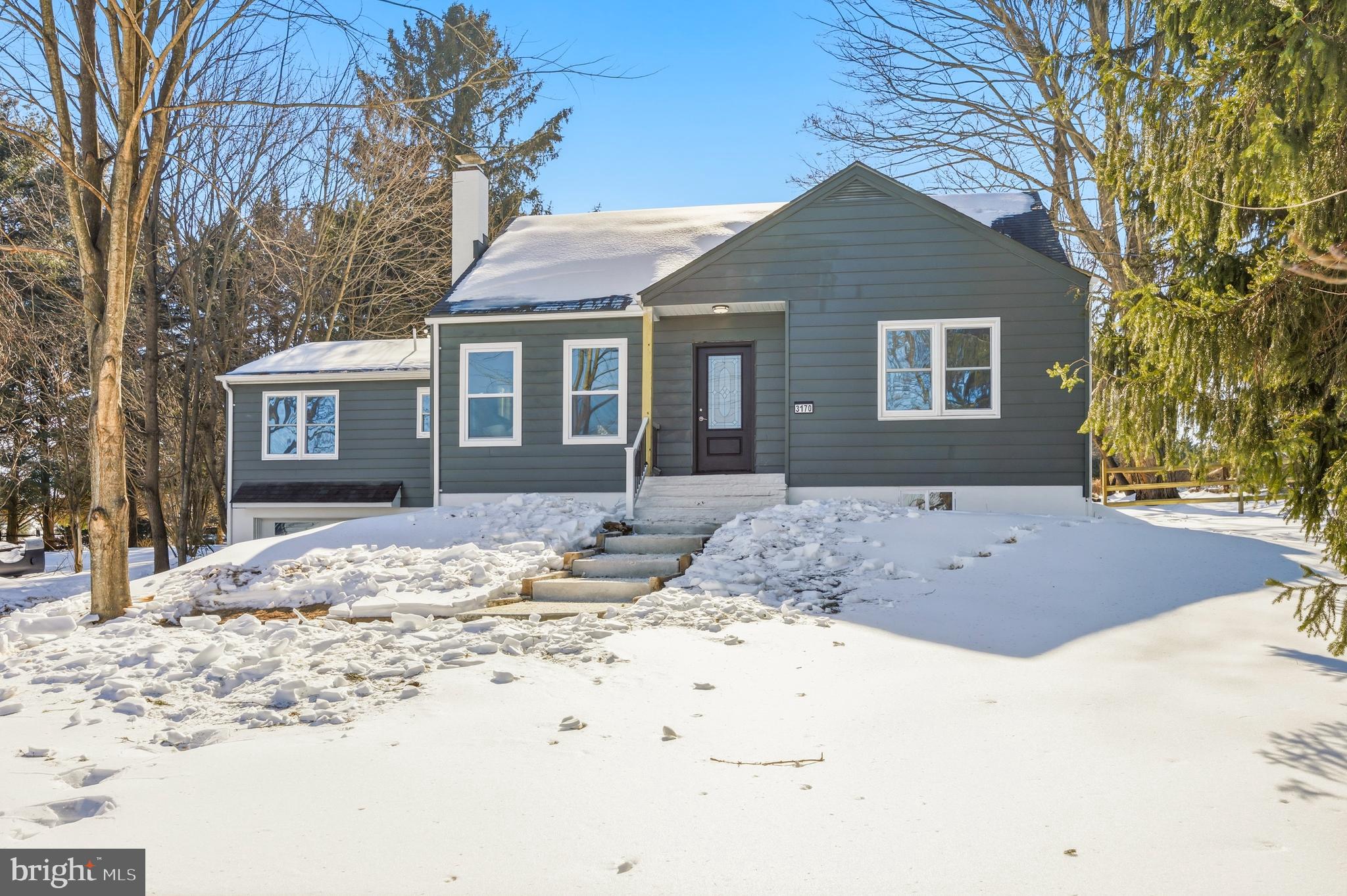 3170 Sykesville Road Westminster, MD 21157 - Photo 2 of 37 a front view of a house with a yard