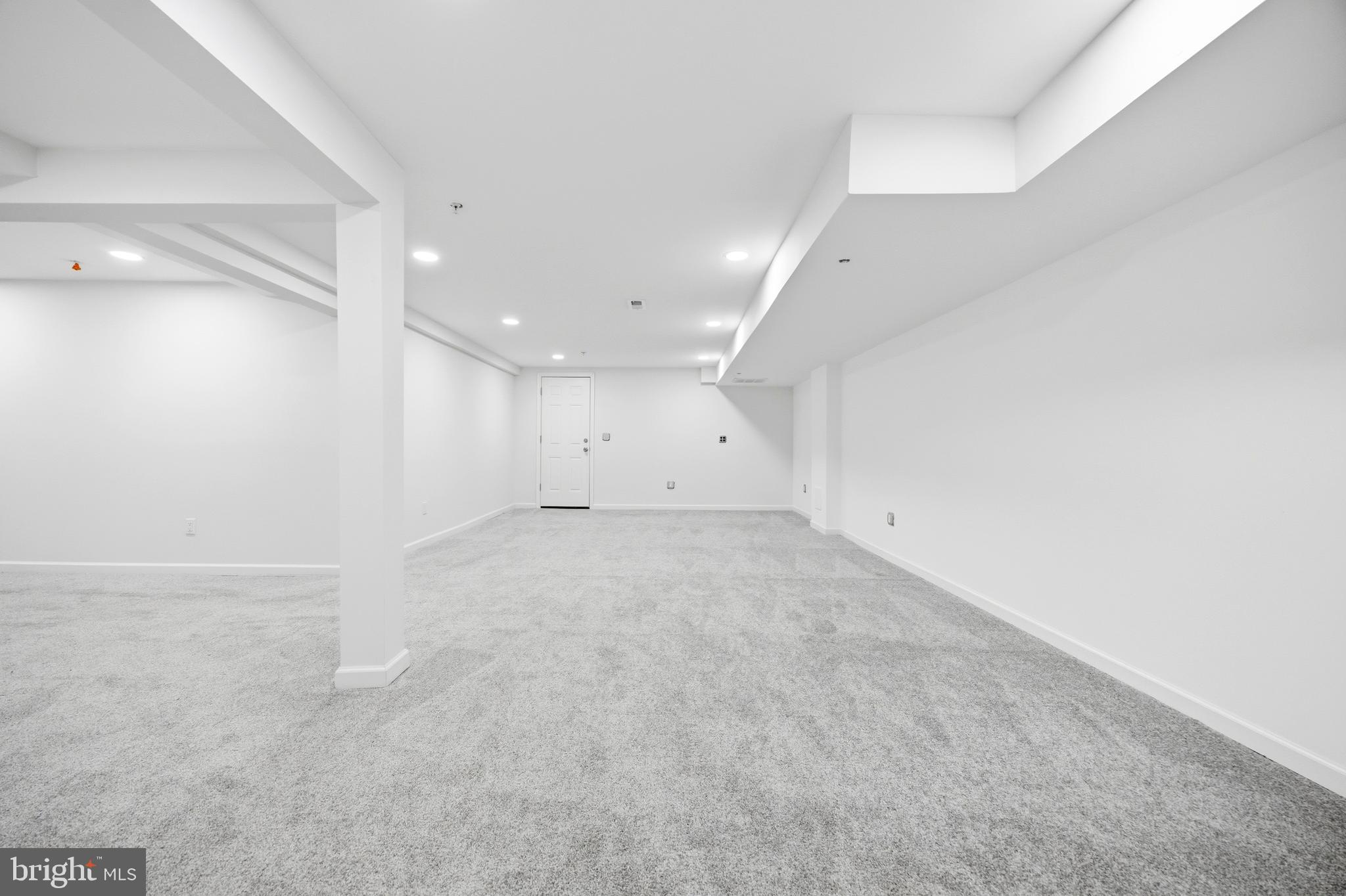 3170 Sykesville Road Westminster, MD 21157 - Photo 30 of 37 an empty room with a stove