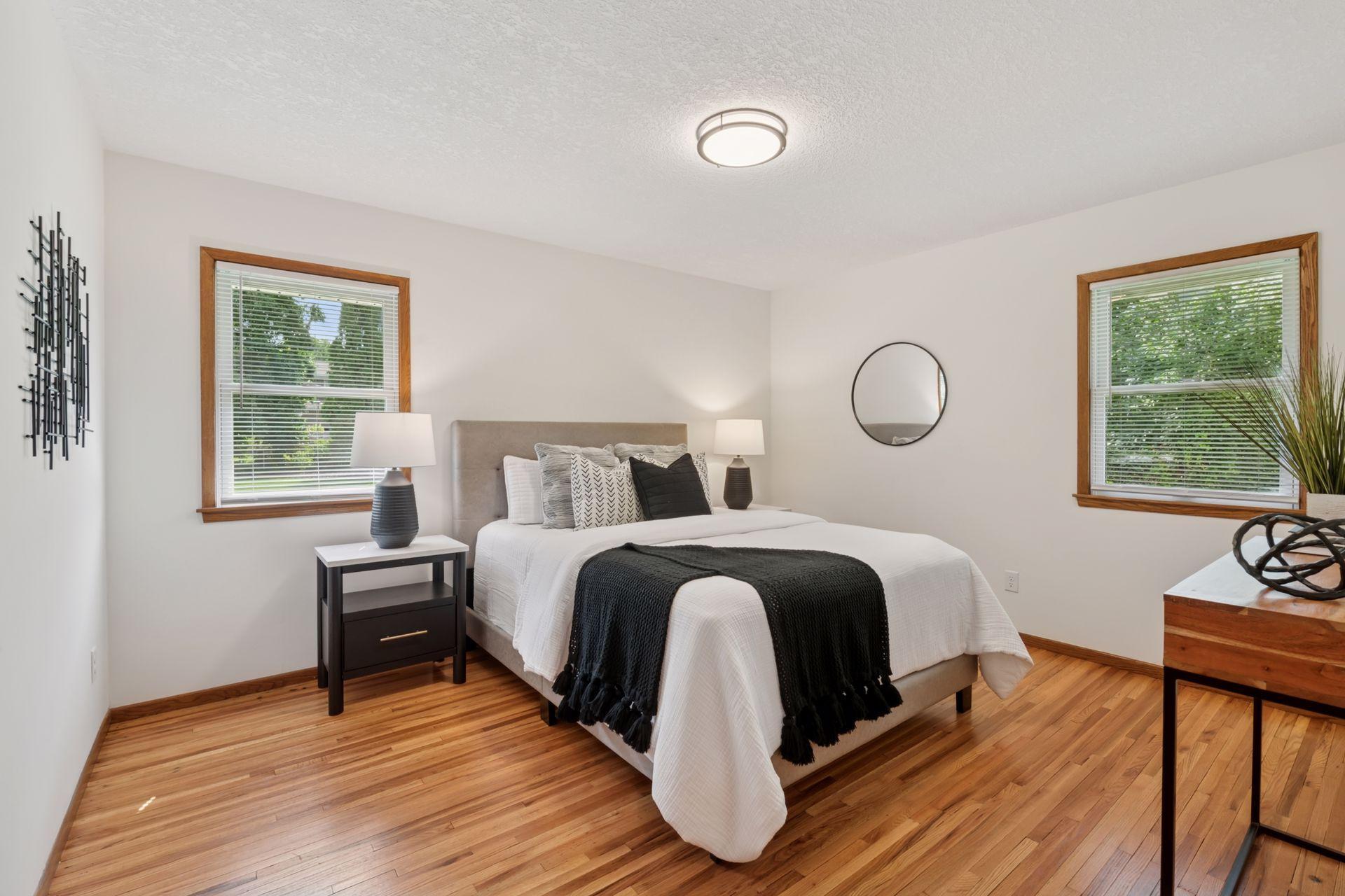 10117 Irwin Road Bloomington, MN 55437 - Photo 11 of 29