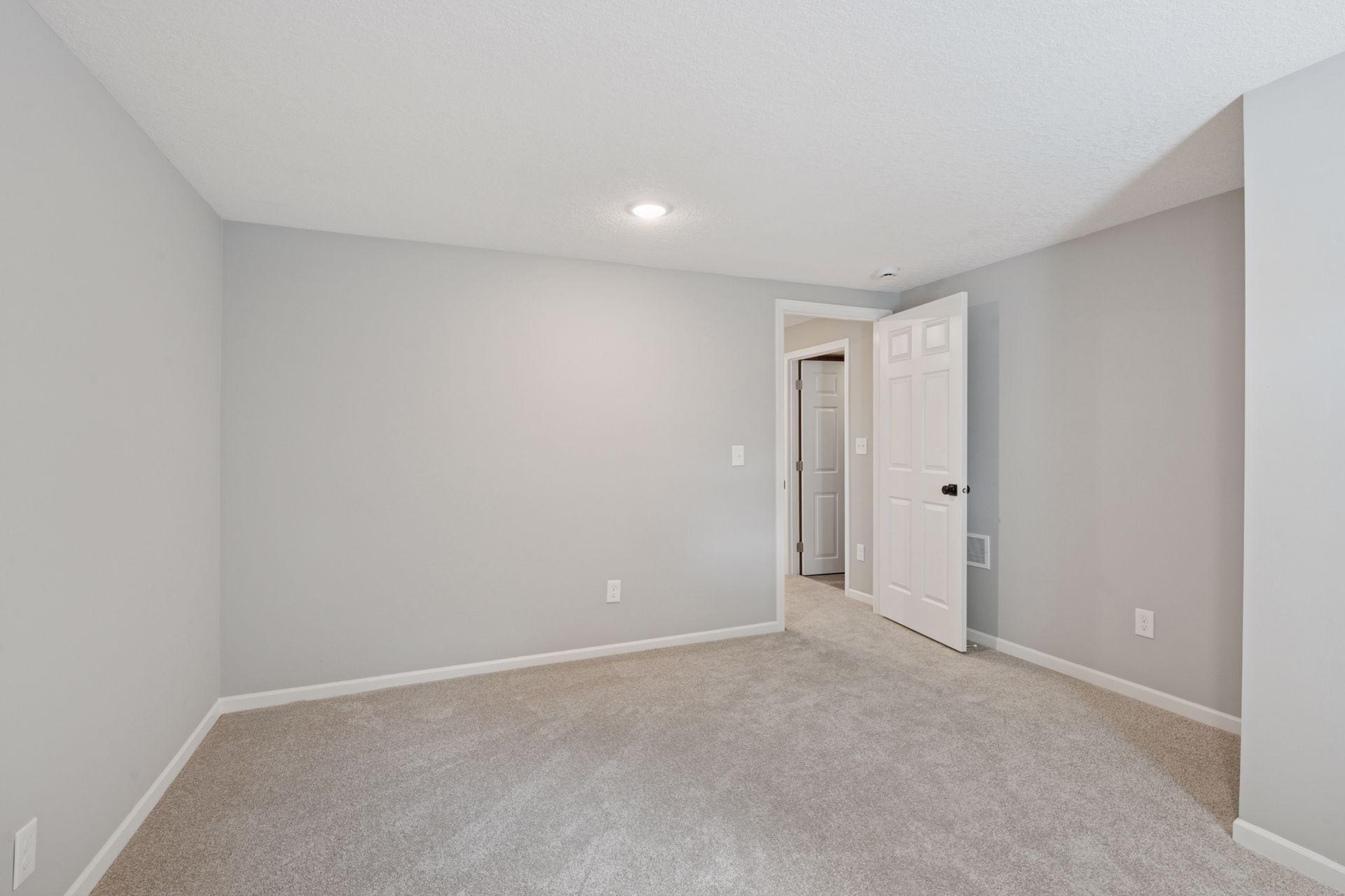 10117 Irwin Road Bloomington, MN 55437 - Photo 22 of 29