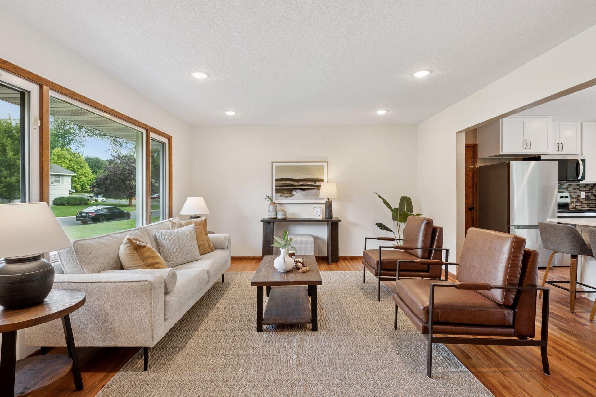 10117 Irwin Road Bloomington, MN 55437 - Photo 4 of 29