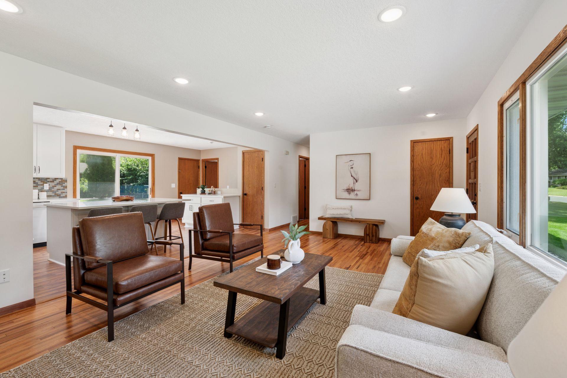 10117 Irwin Road Bloomington, MN 55437 - Photo 5 of 29