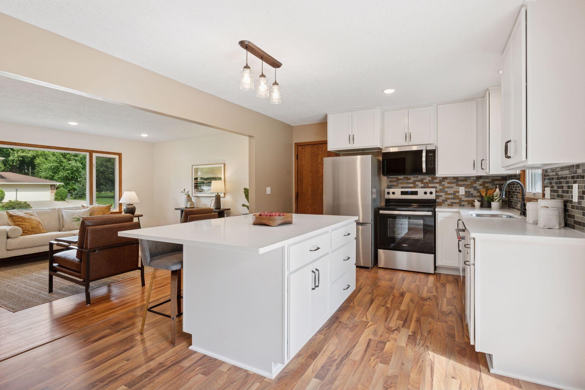 10117 Irwin Road Bloomington, MN 55437 - Photo 8 of 29