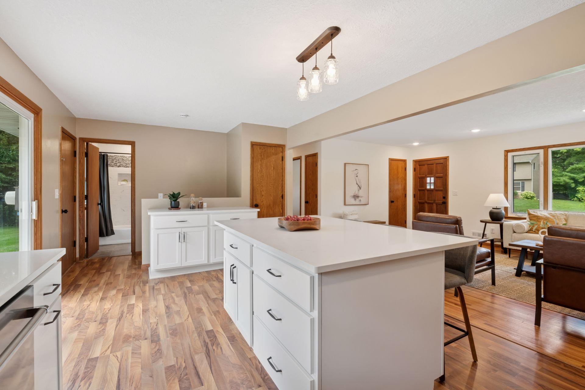 10117 Irwin Road Bloomington, MN 55437 - Photo 10 of 29