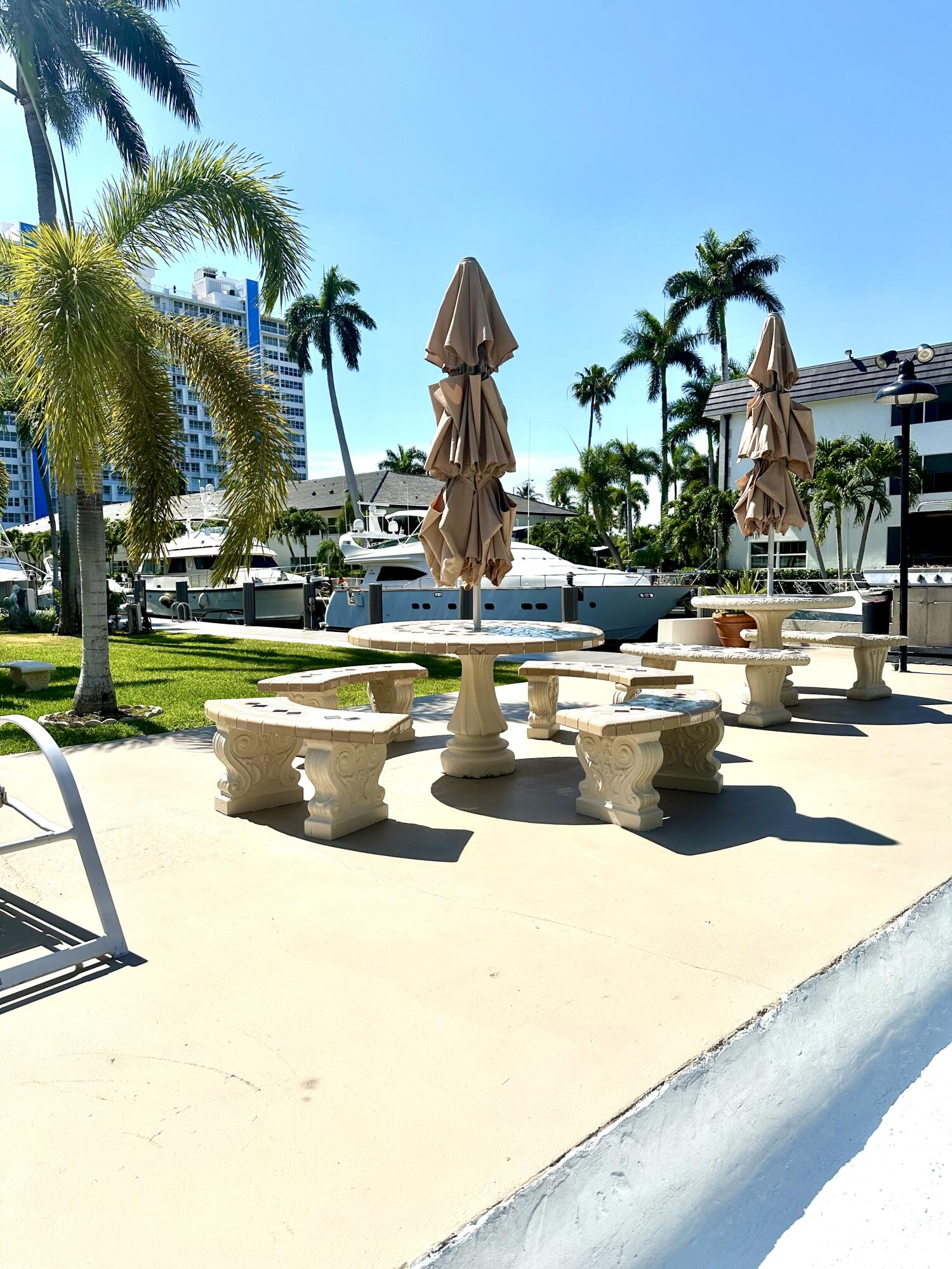 901 North Birch Road, Unit A2 Fort Lauderdale, FL 33304 - Photo 17 of 32 MC PICNIC AREA