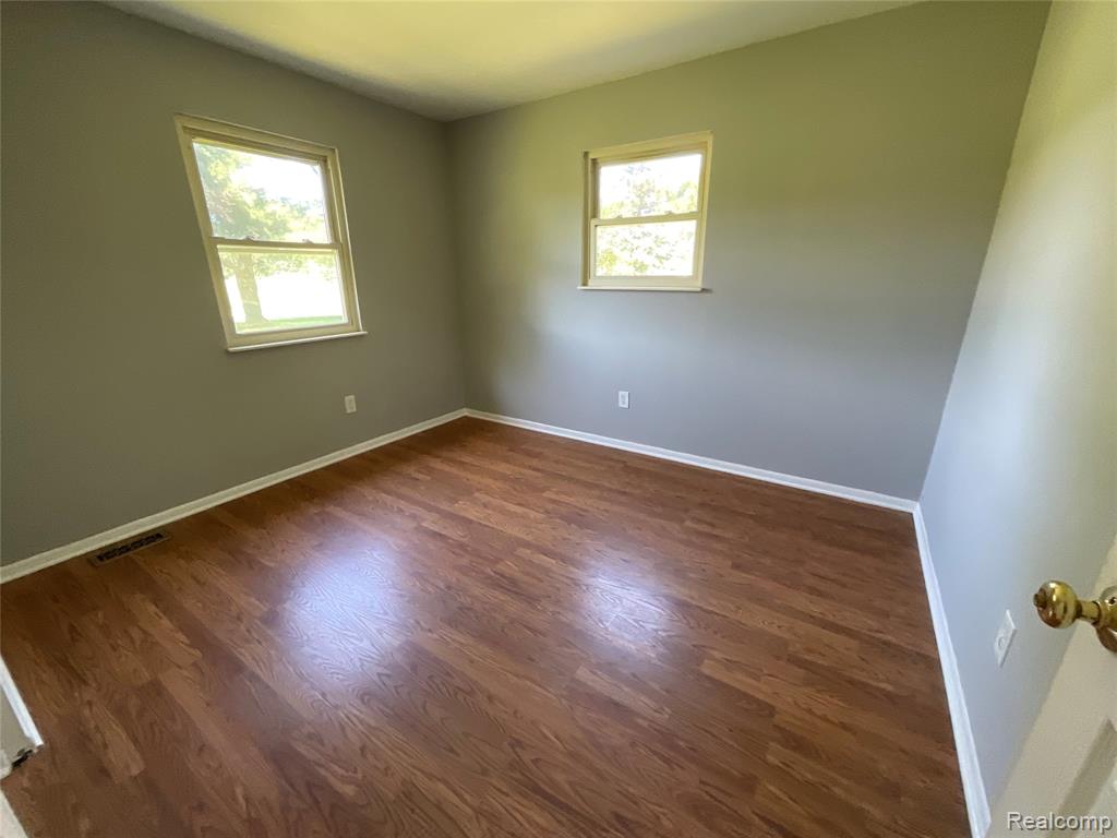942 Angle Road Lapeer, MI 48446 - Photo 11 of 26